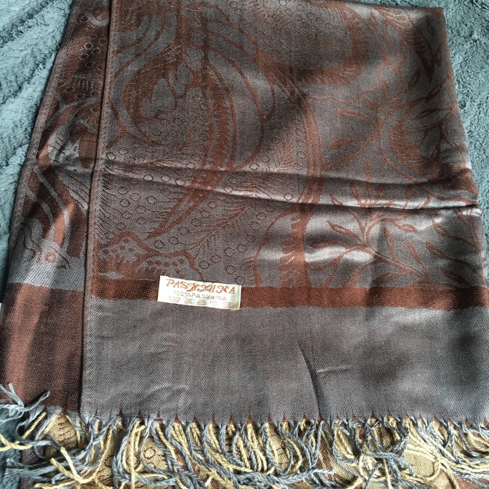 New in plastic pashmina